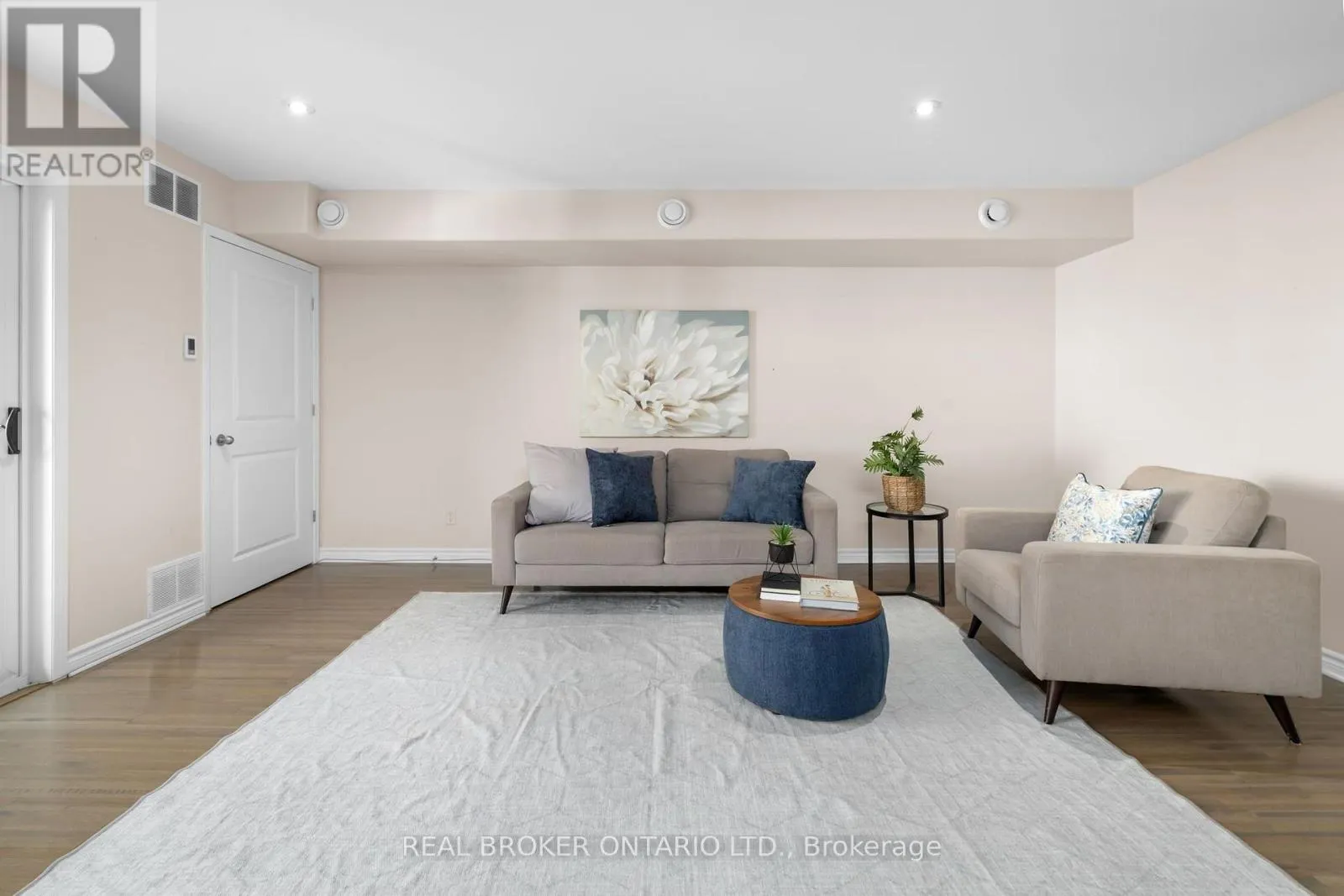 2 - 125 PRESCOTT STREET