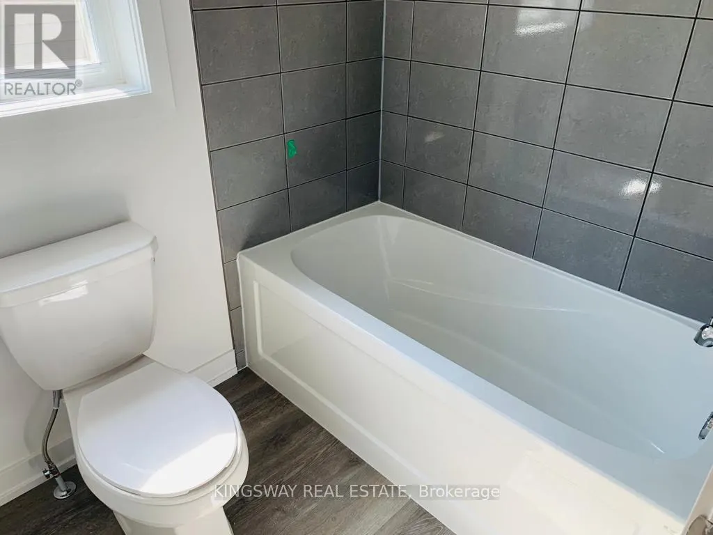 31 - 205 WEST OAK TRAIL