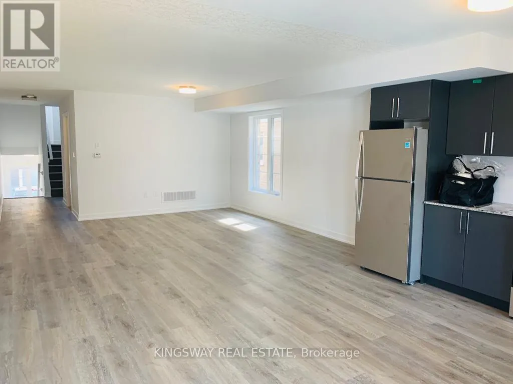 31 - 205 WEST OAK TRAIL