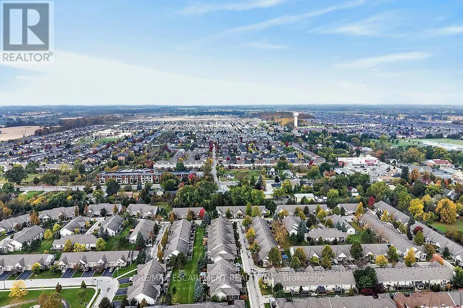 43 - 34 SOUTHBROOK DRIVE