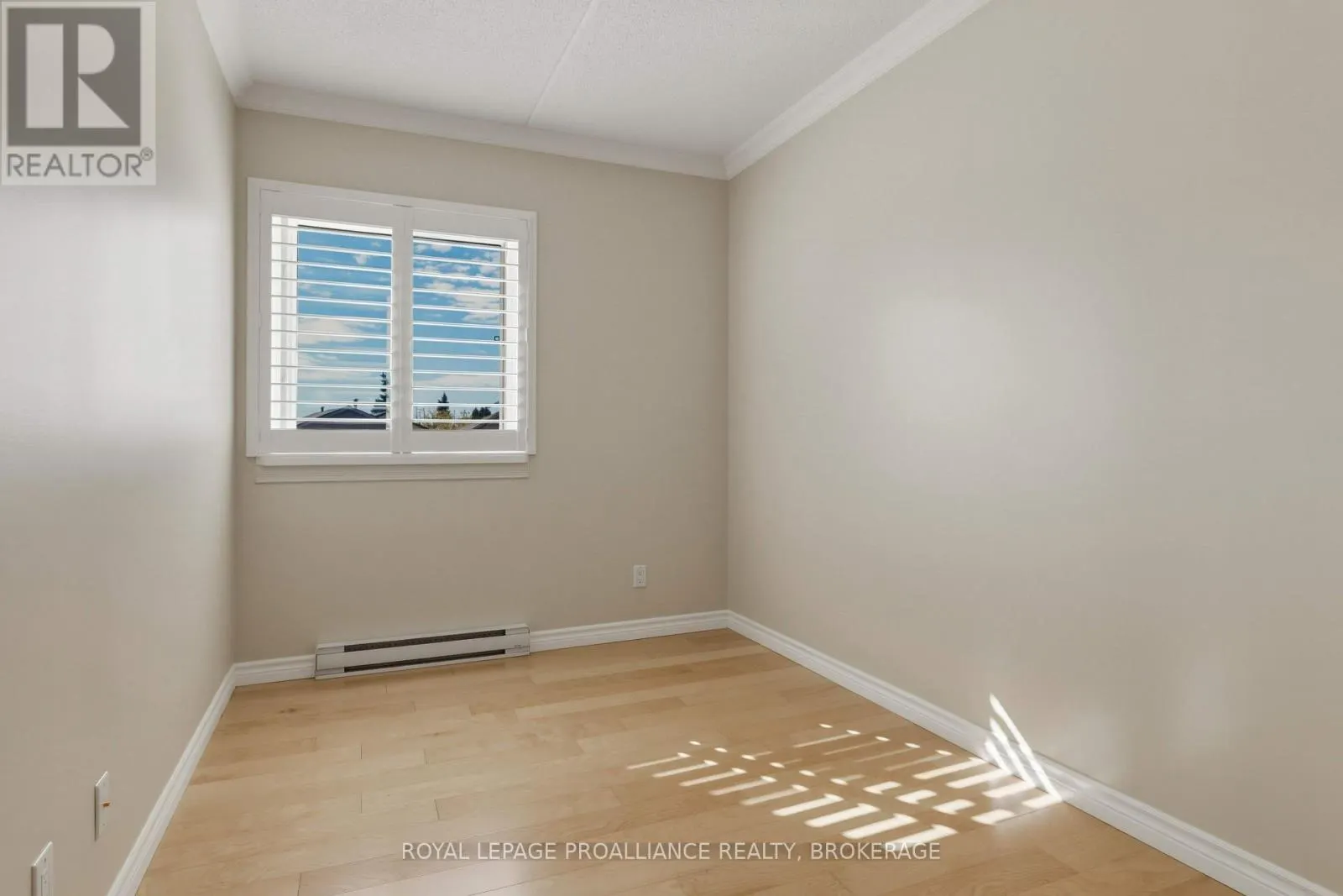 301 - 649 DAVIS DRIVE #301