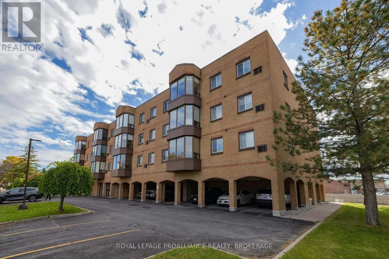 301 - 649 DAVIS DRIVE #301