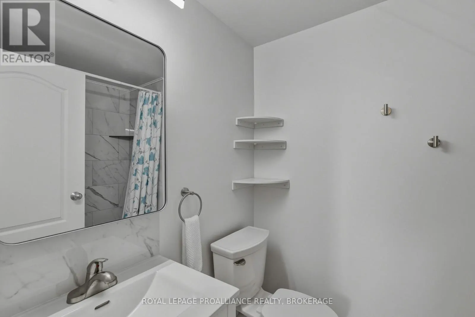 301 - 649 DAVIS DRIVE #301