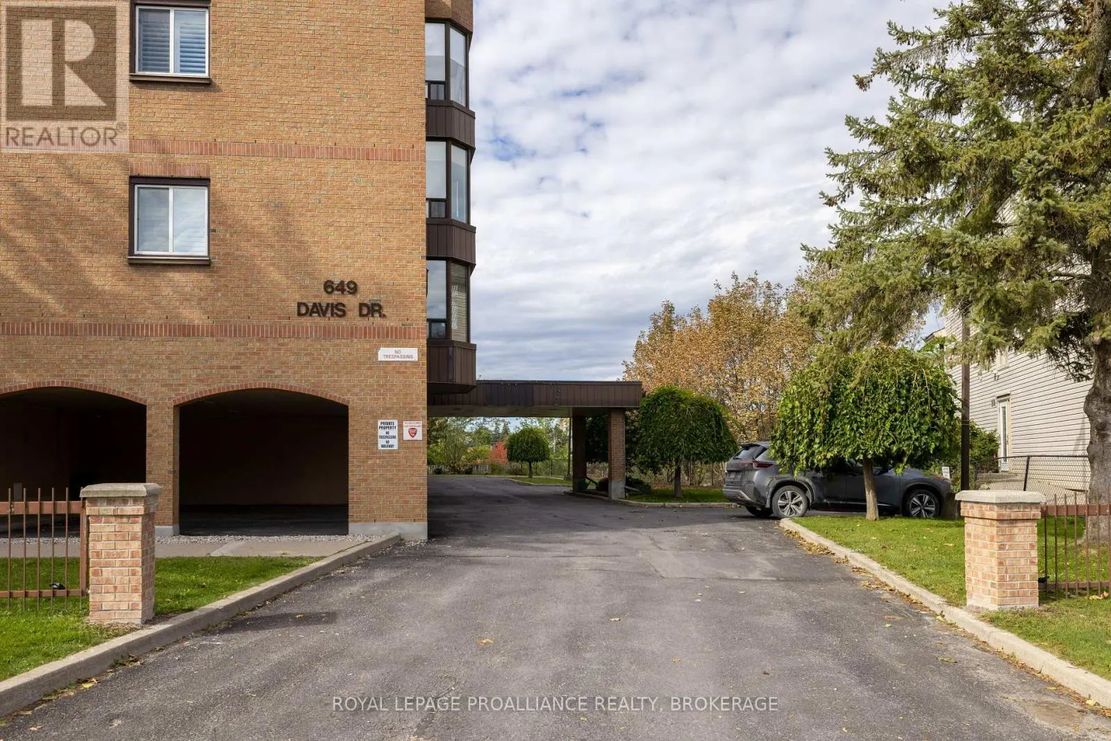 301 - 649 DAVIS DRIVE #301