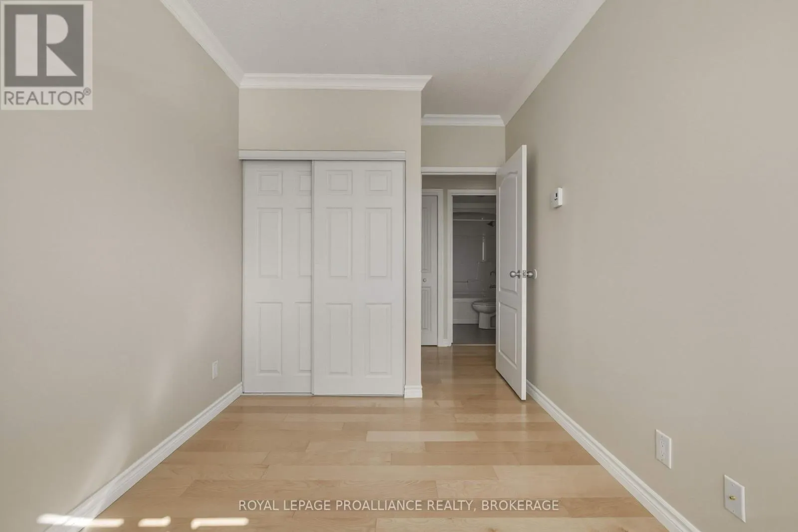 301 - 649 DAVIS DRIVE #301