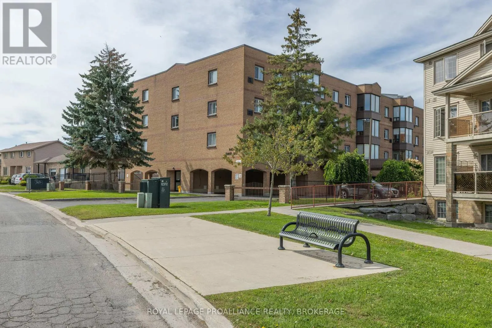 301 - 649 DAVIS DRIVE #301