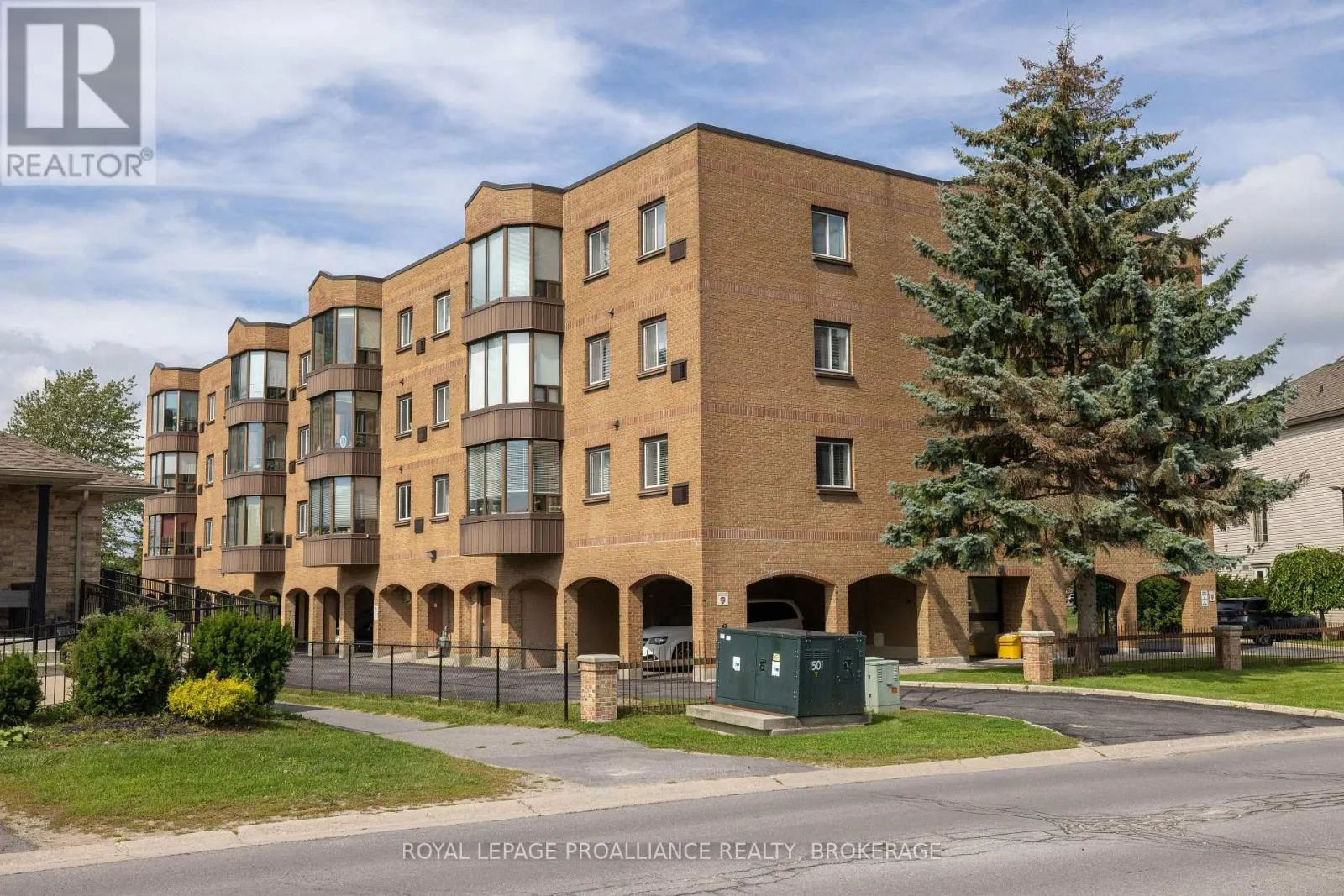 301 - 649 DAVIS DRIVE #301