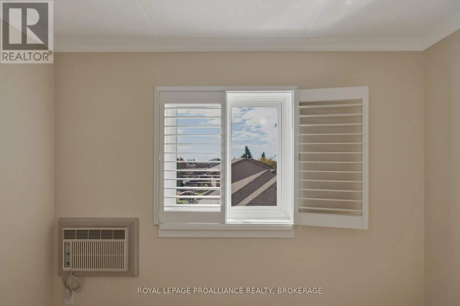301 - 649 DAVIS DRIVE #301