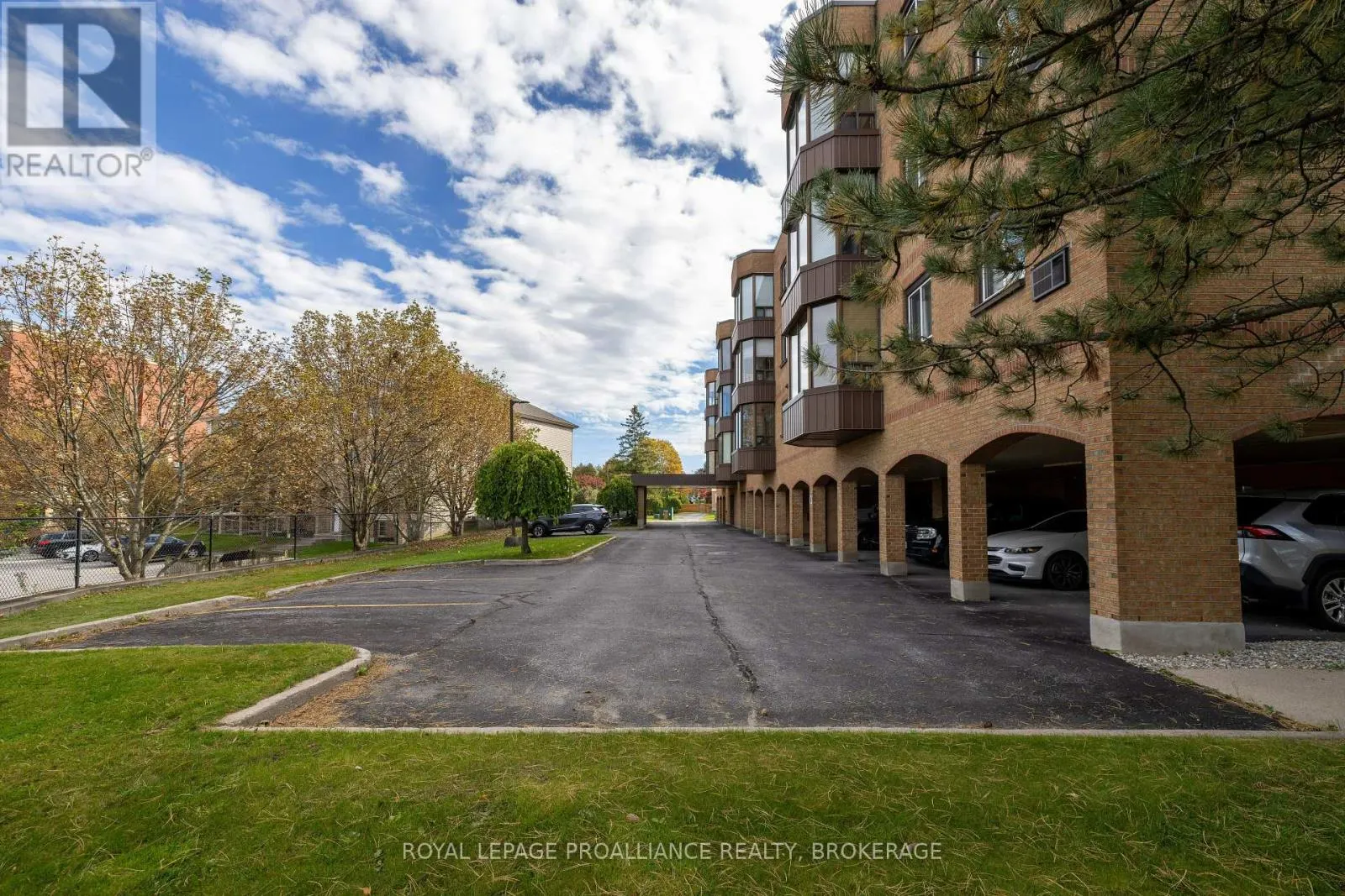301 - 649 DAVIS DRIVE #301