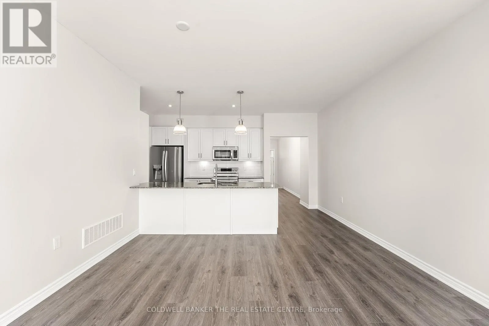 19 - 17 LAKEWOOD CRESCENT