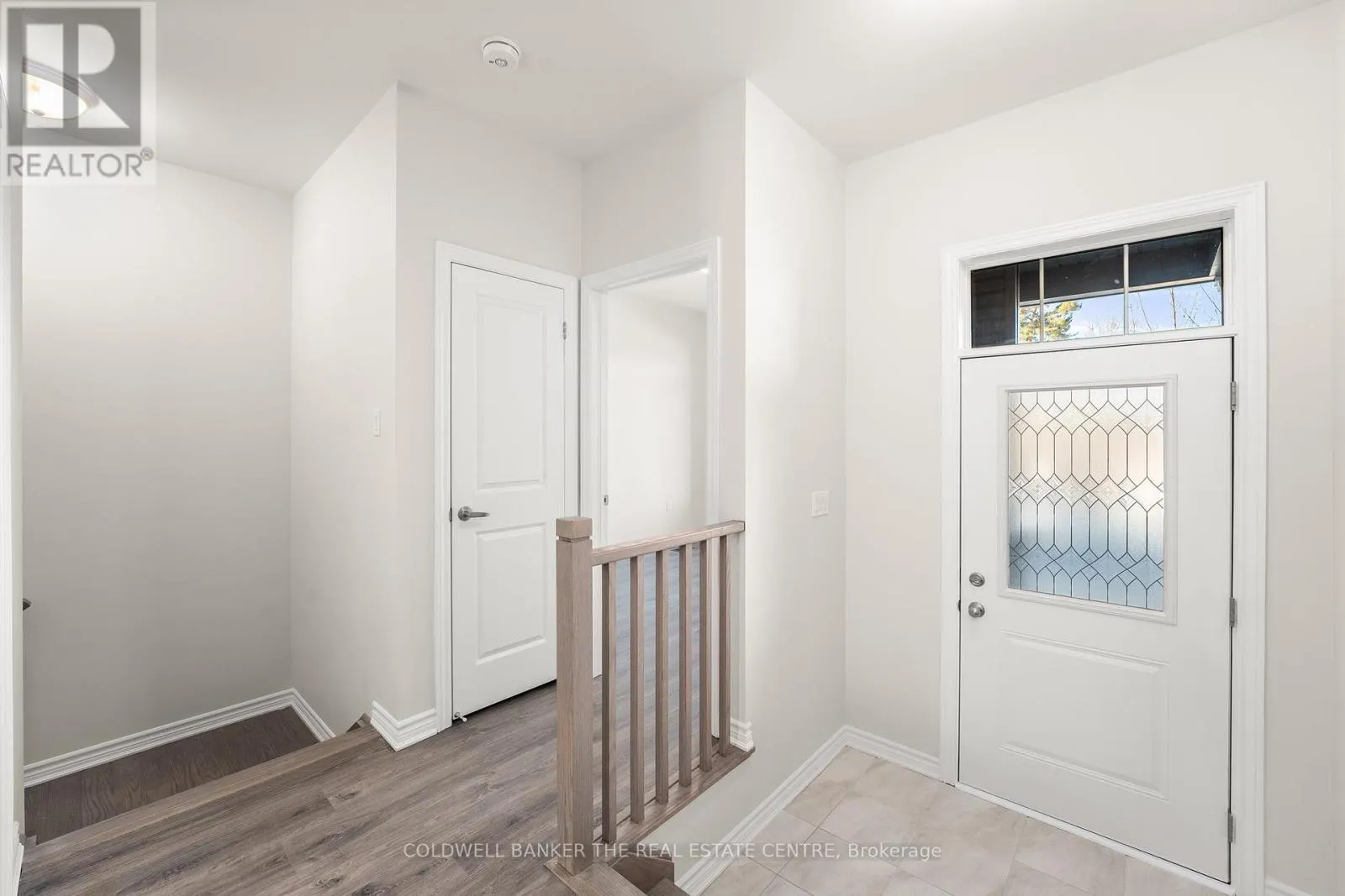 19 - 17 LAKEWOOD CRESCENT