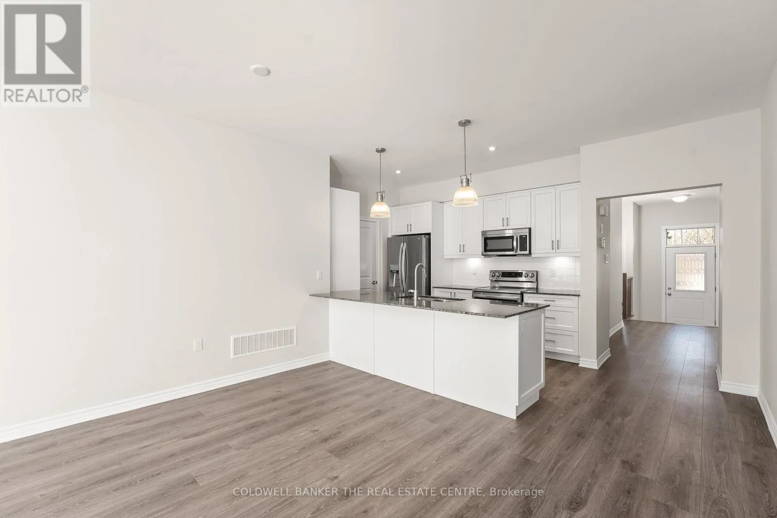 19 - 17 LAKEWOOD CRESCENT