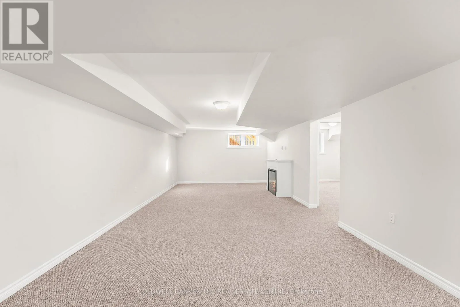 19 - 17 LAKEWOOD CRESCENT