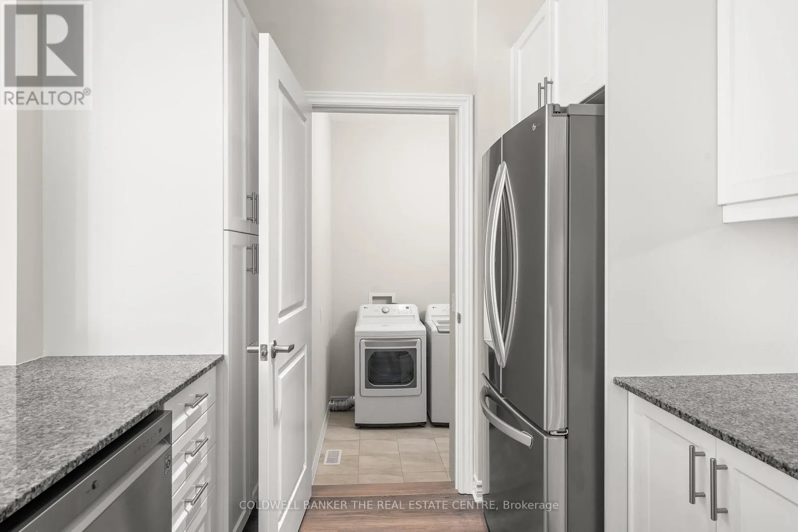 19 - 17 LAKEWOOD CRESCENT