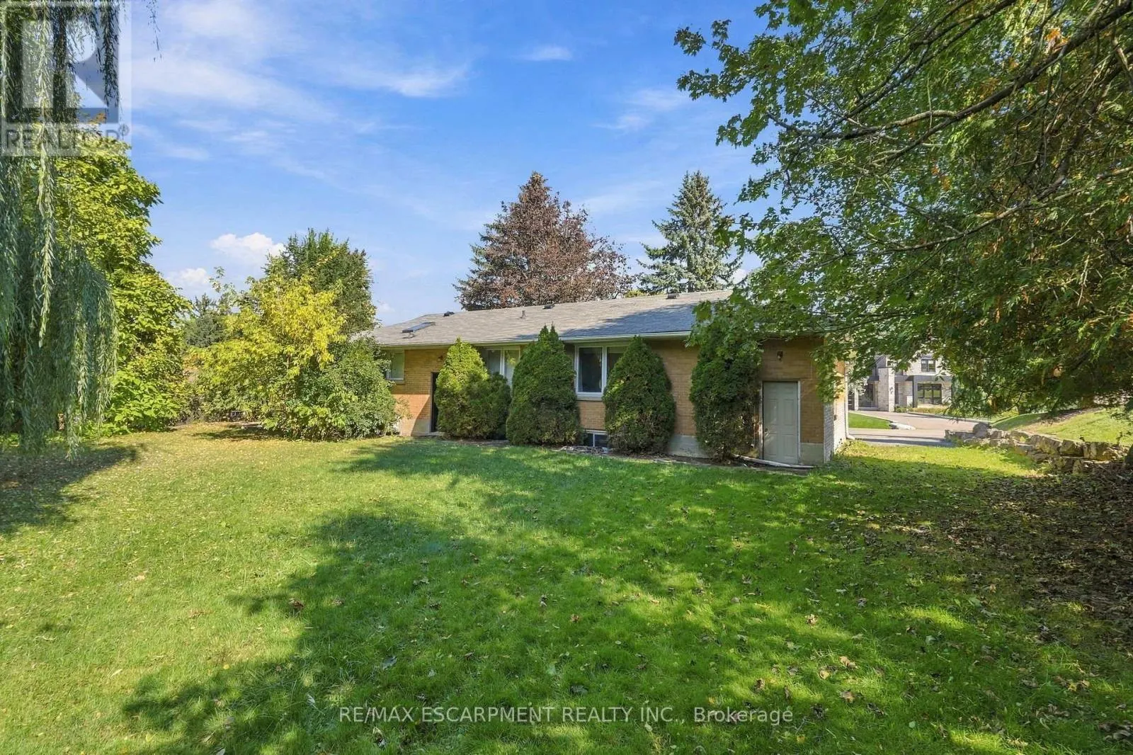 904 MONTGOMERY DRIVE