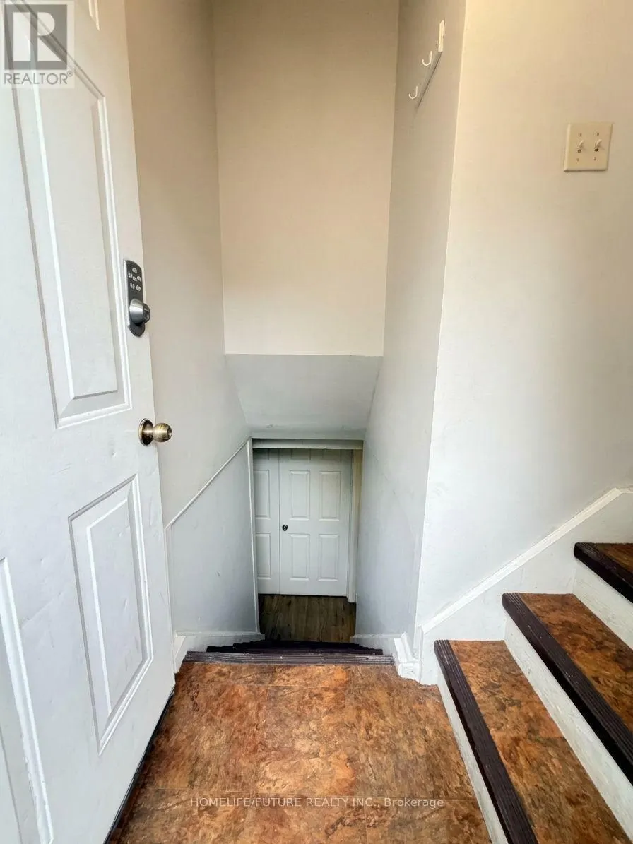 272 KINZIE AVENUE