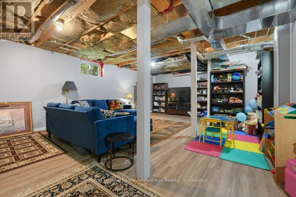 10 OAKRIDGE ROAD