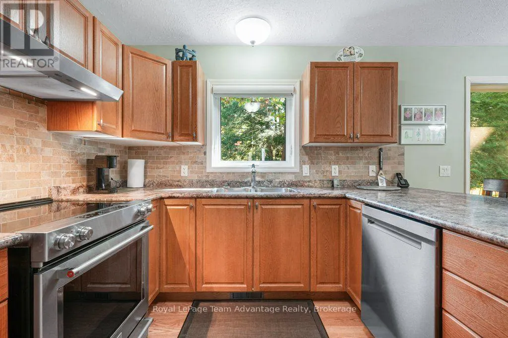 10 OAKRIDGE ROAD