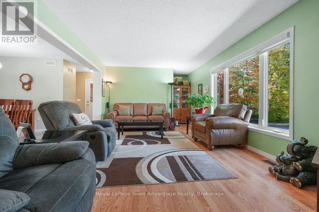 10 OAKRIDGE ROAD