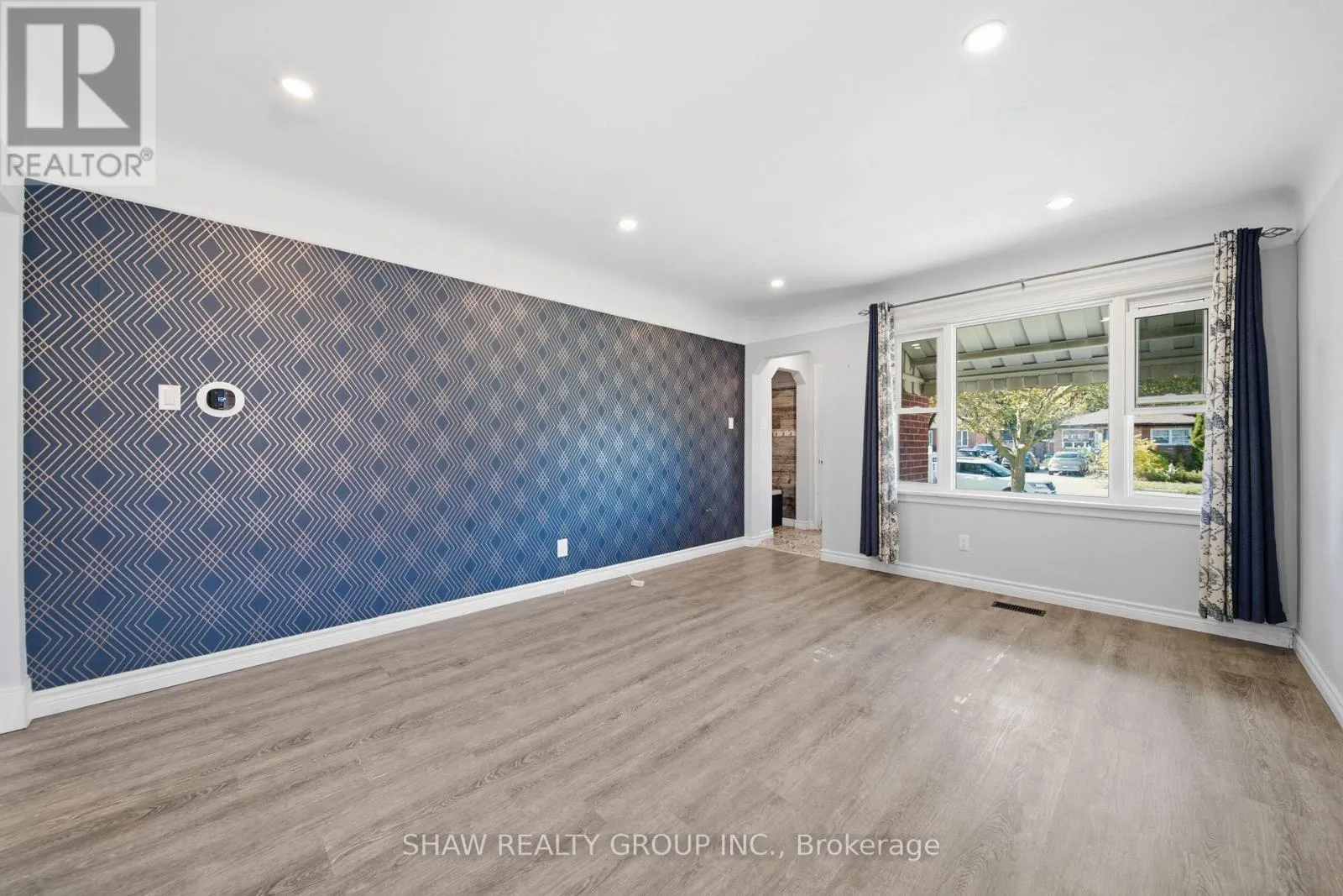 468 HIGHLAND ROAD