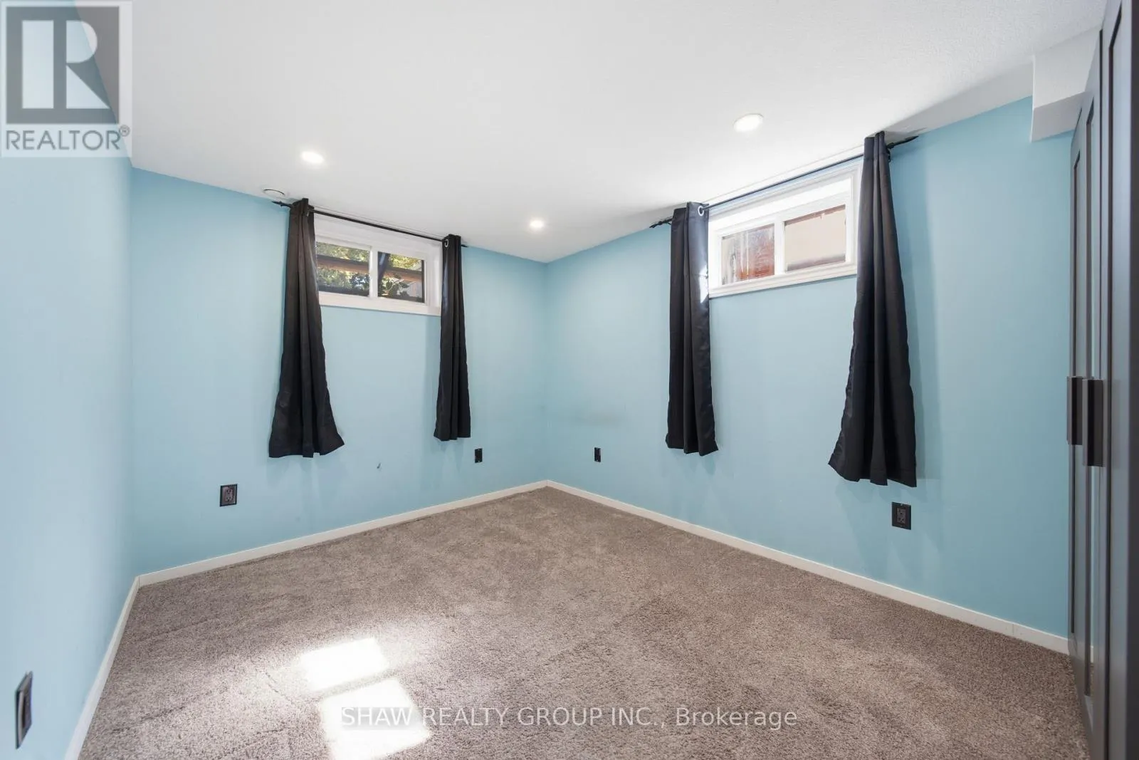 468 HIGHLAND ROAD