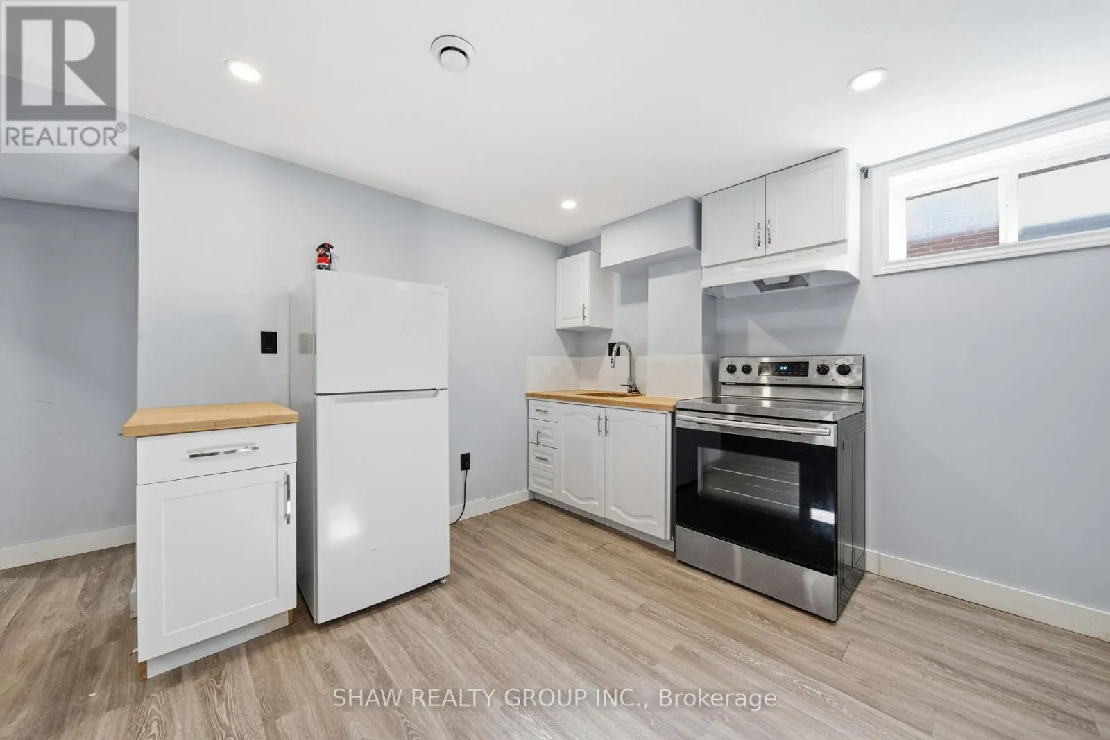 468 HIGHLAND ROAD