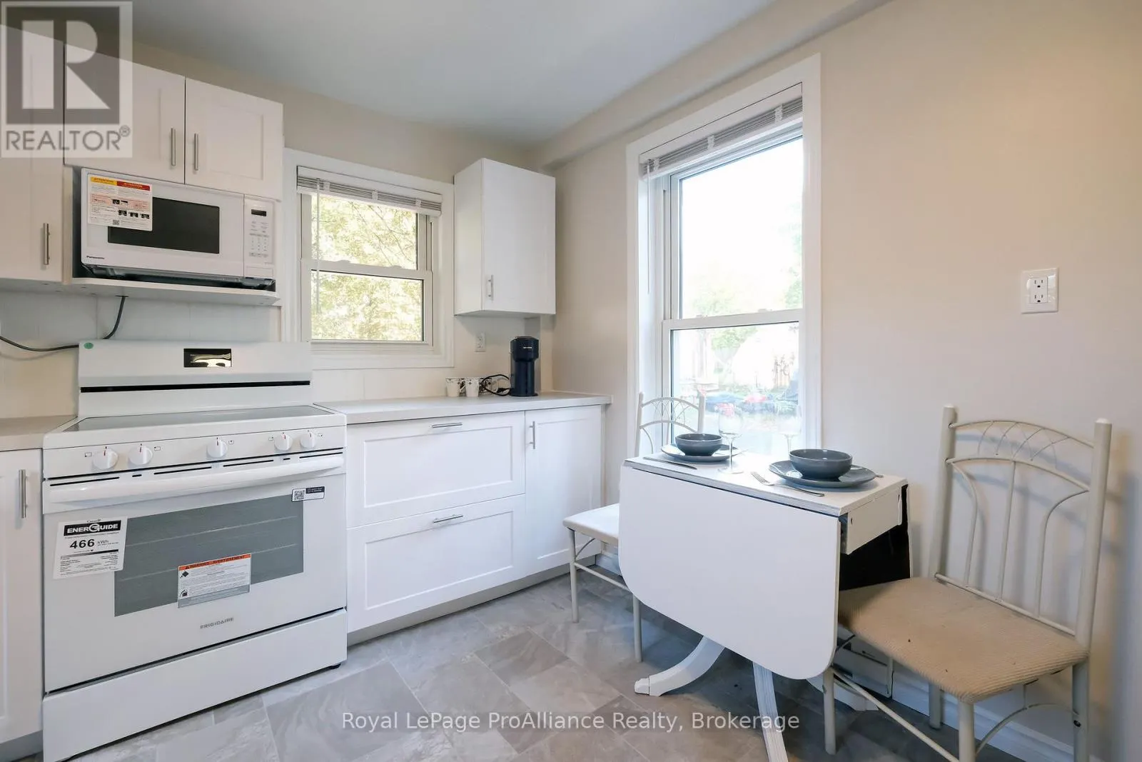 395 BLEECKER AVENUE