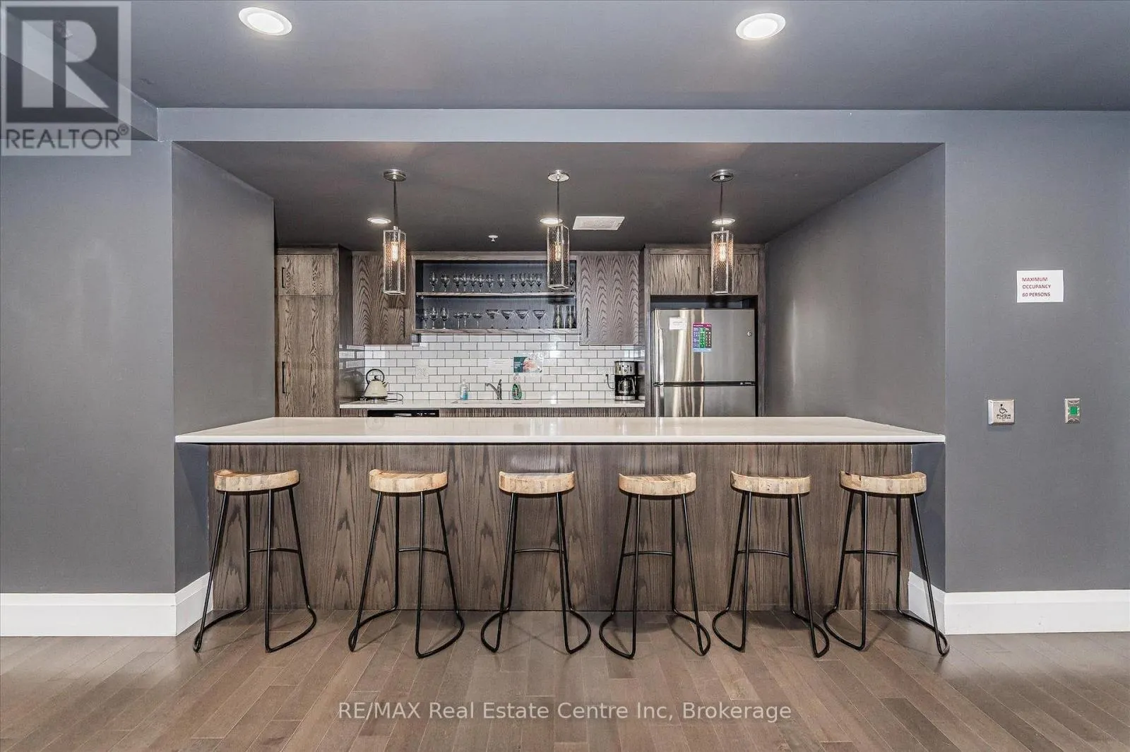 807 - 73 ARTHUR STREET S #807
