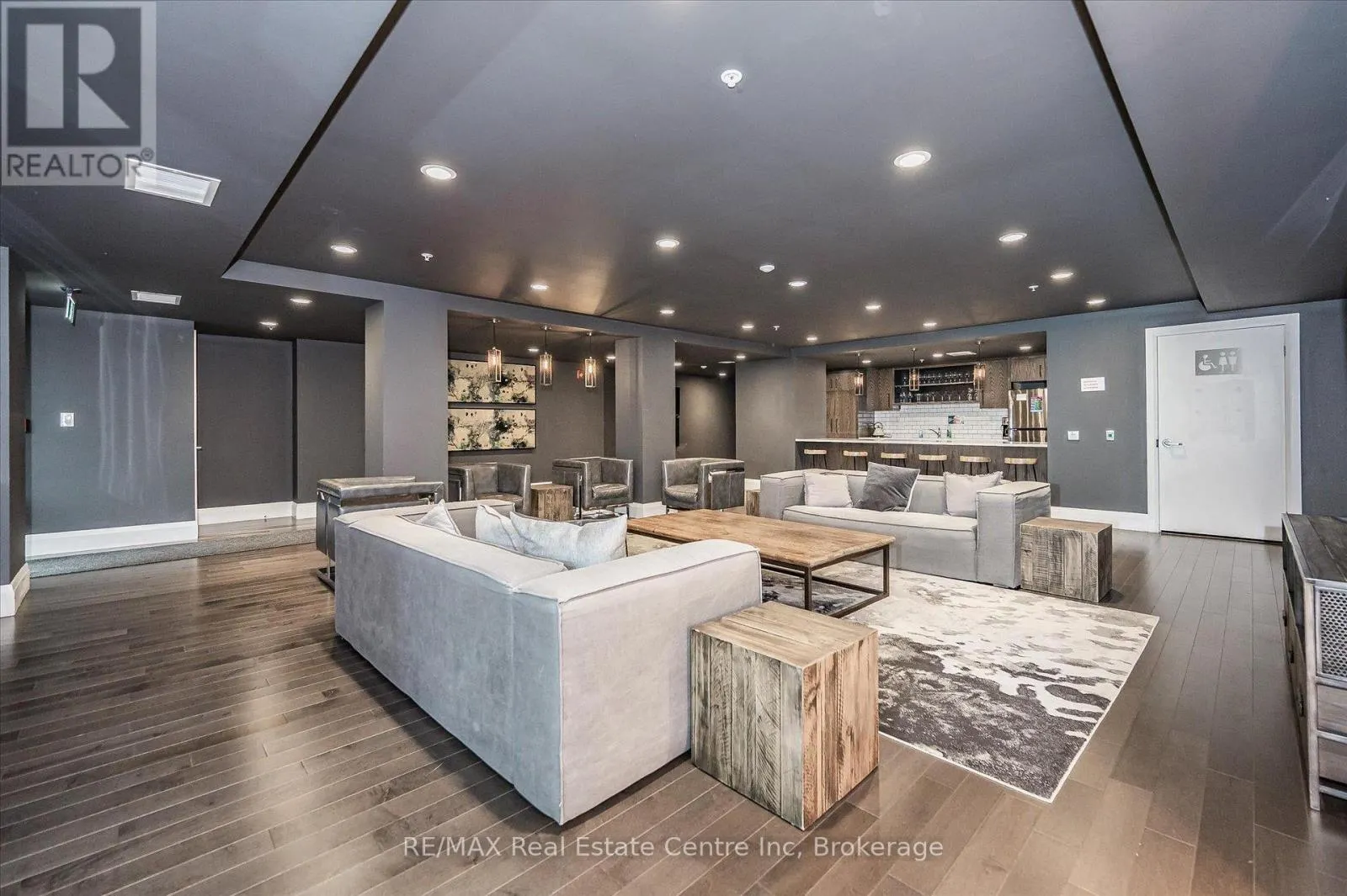 807 - 73 ARTHUR STREET S #807