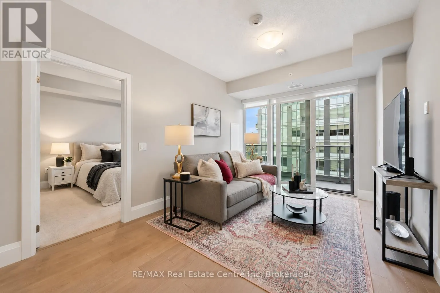 807 - 73 ARTHUR STREET S #807