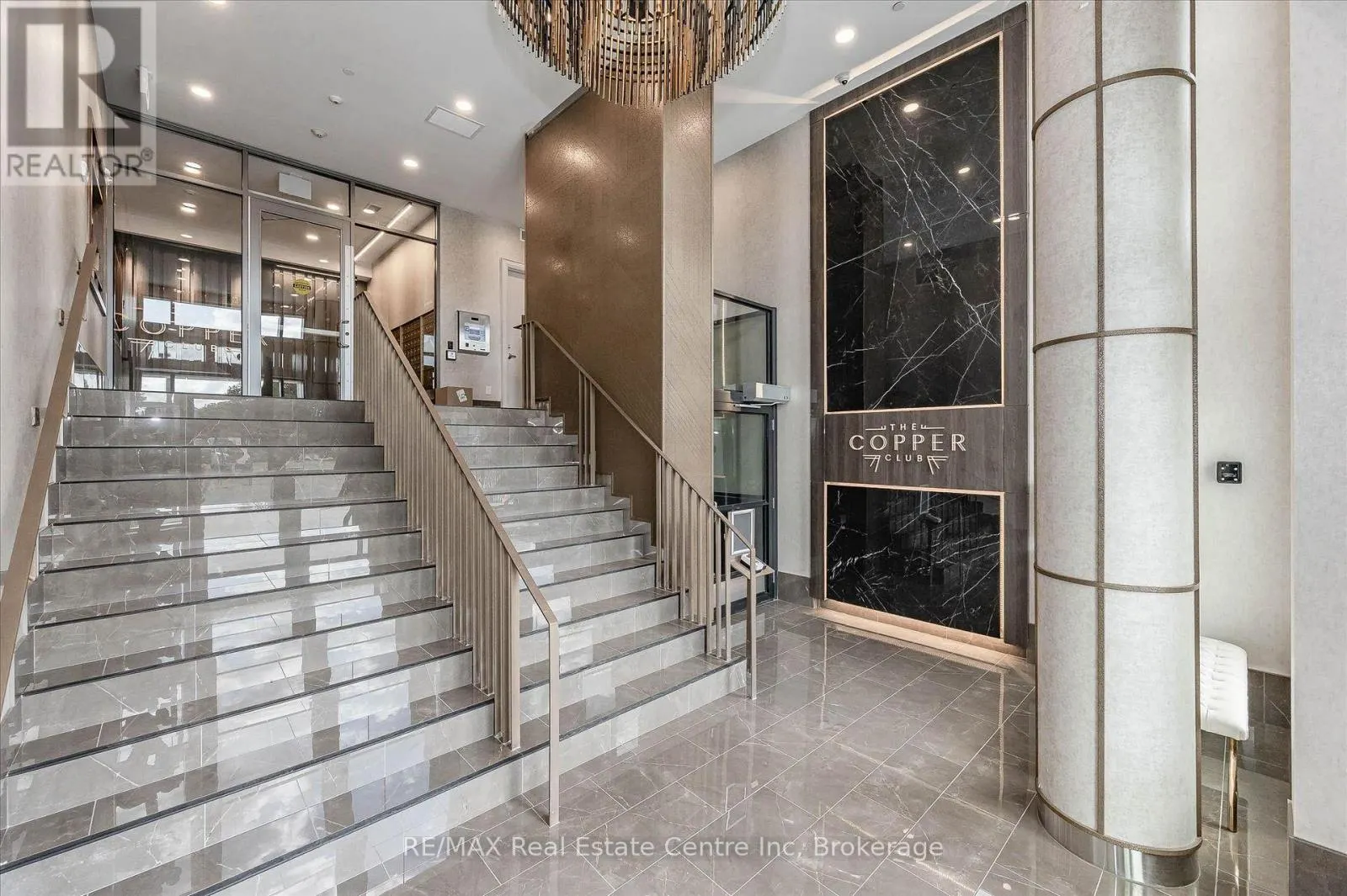 807 - 73 ARTHUR STREET S #807