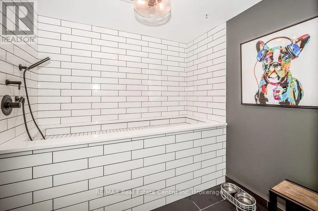 807 - 73 ARTHUR STREET S #807