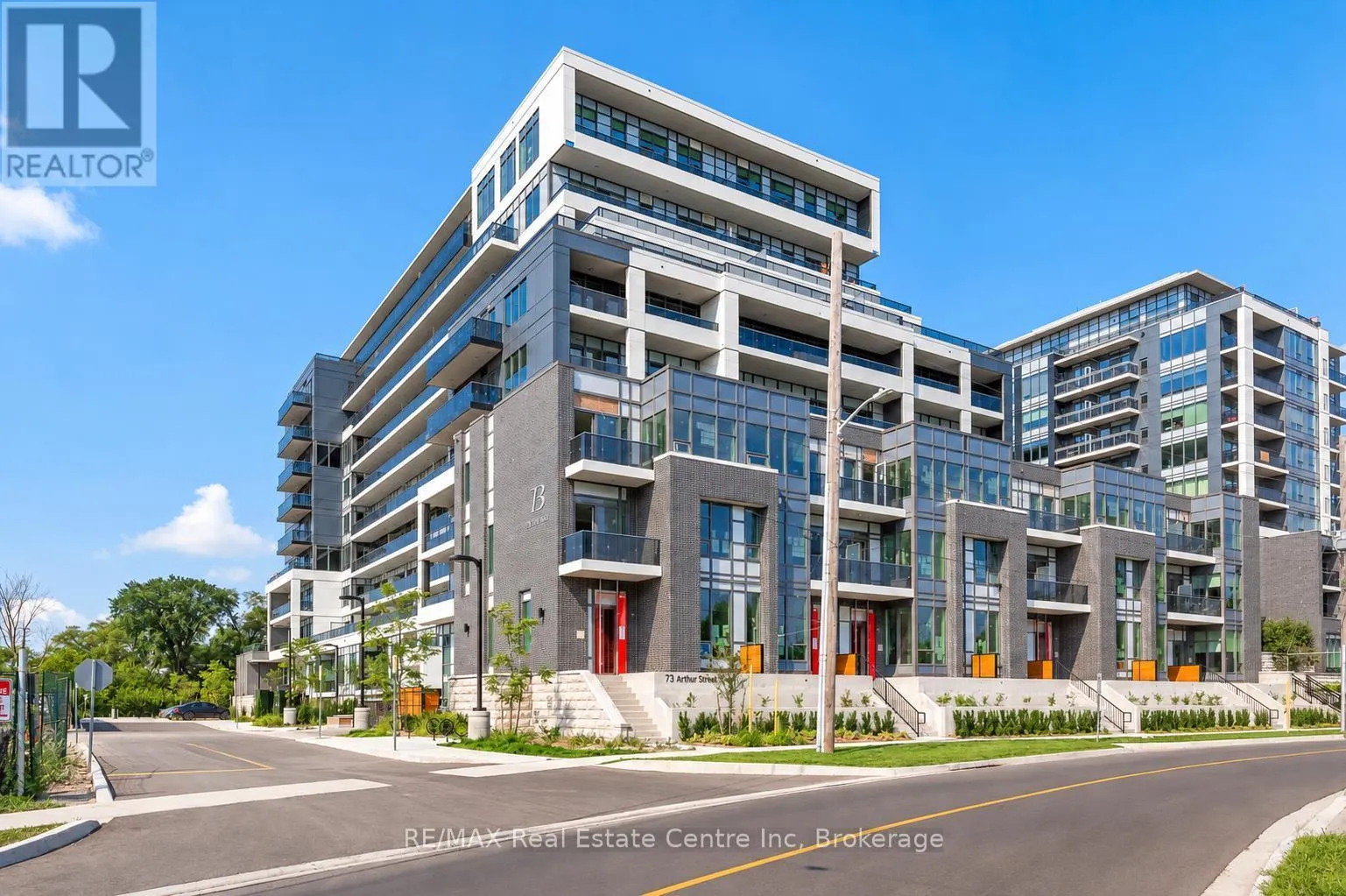 807 - 73 ARTHUR STREET S #807