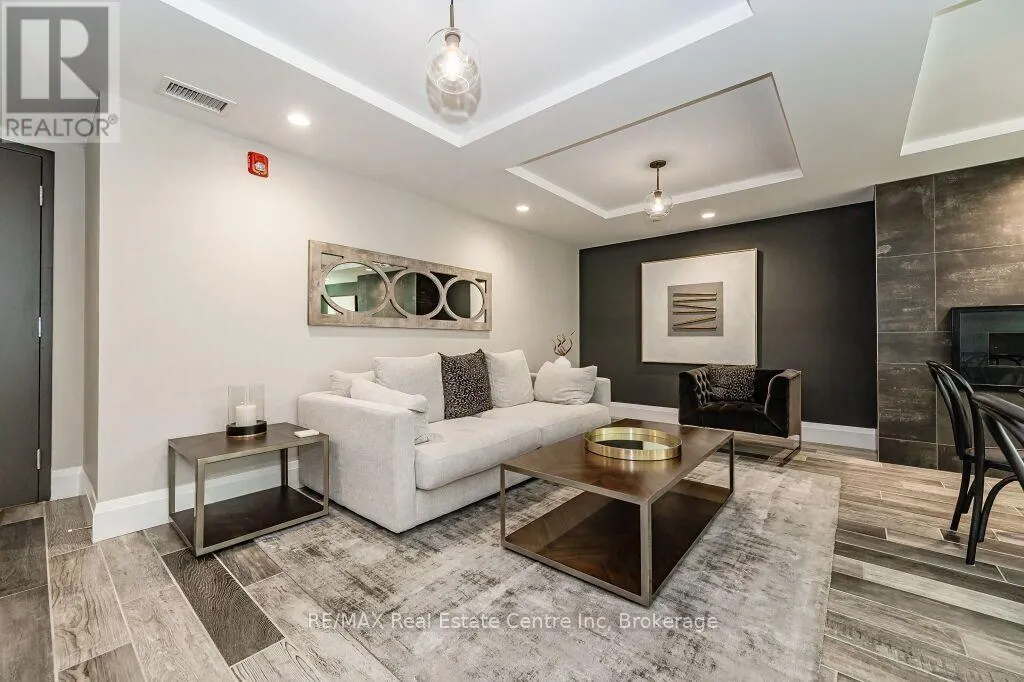 807 - 73 ARTHUR STREET S #807