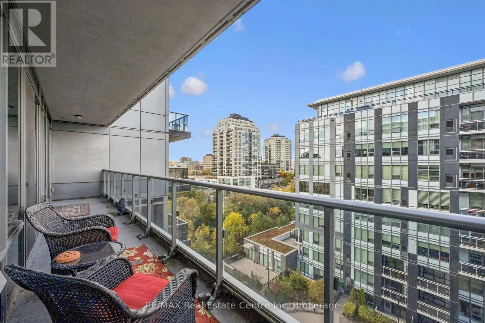 807 - 73 ARTHUR STREET S #807