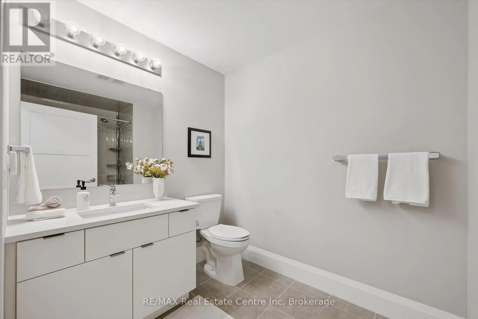 807 - 73 ARTHUR STREET S #807