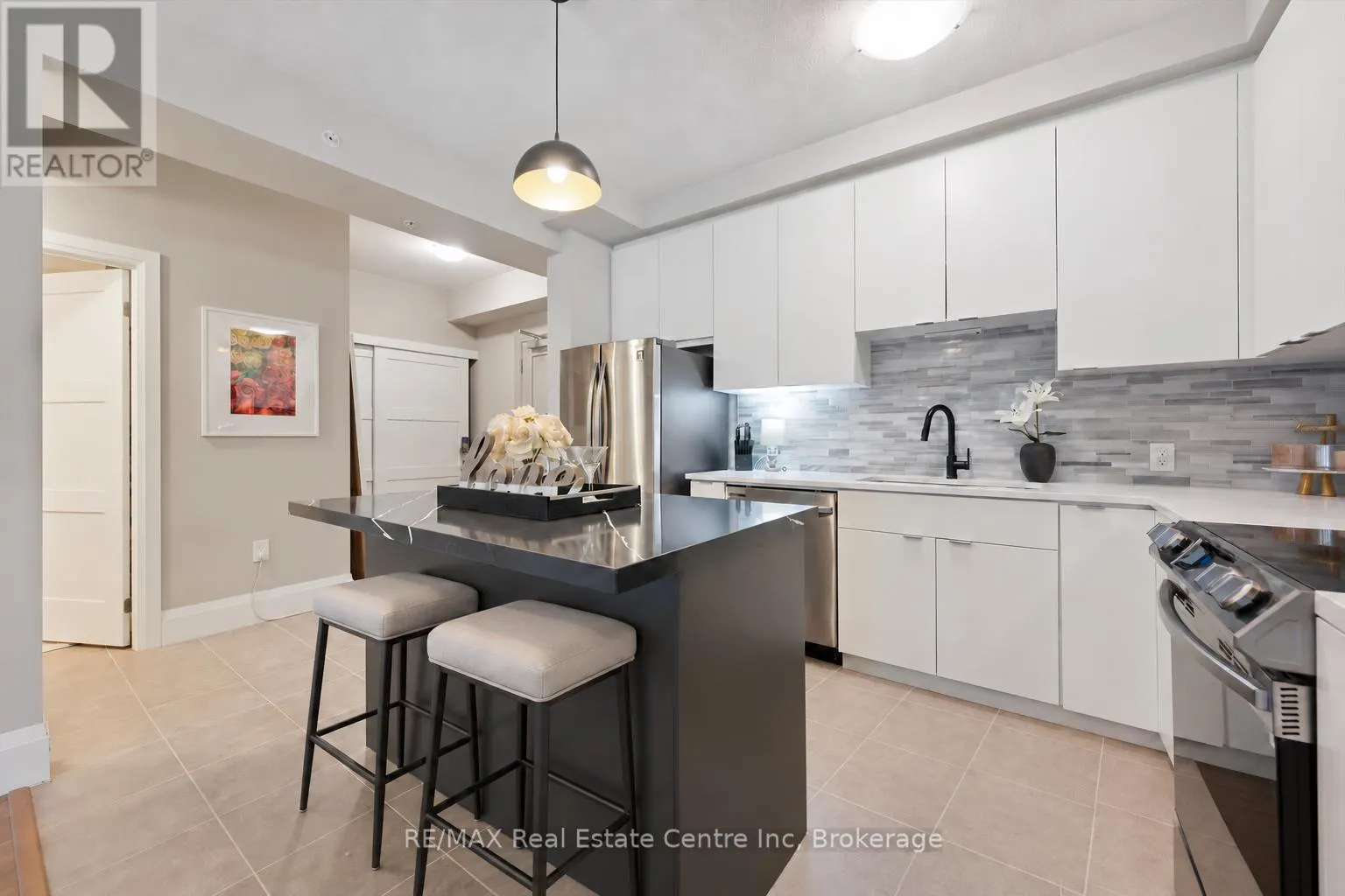 807 - 73 ARTHUR STREET S #807