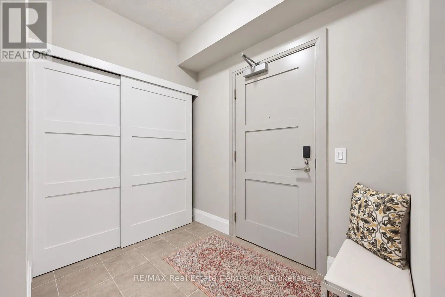 807 - 73 ARTHUR STREET S #807