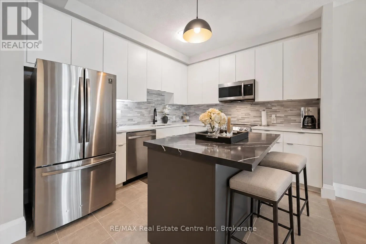 807 - 73 ARTHUR STREET S #807