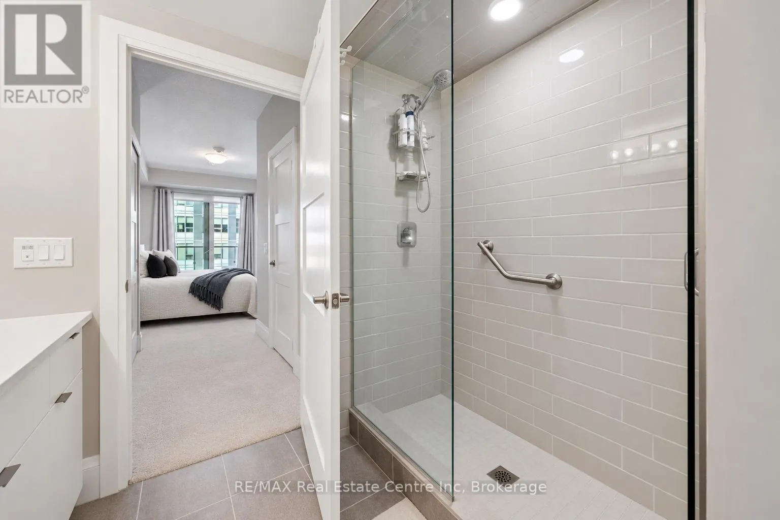 807 - 73 ARTHUR STREET S #807