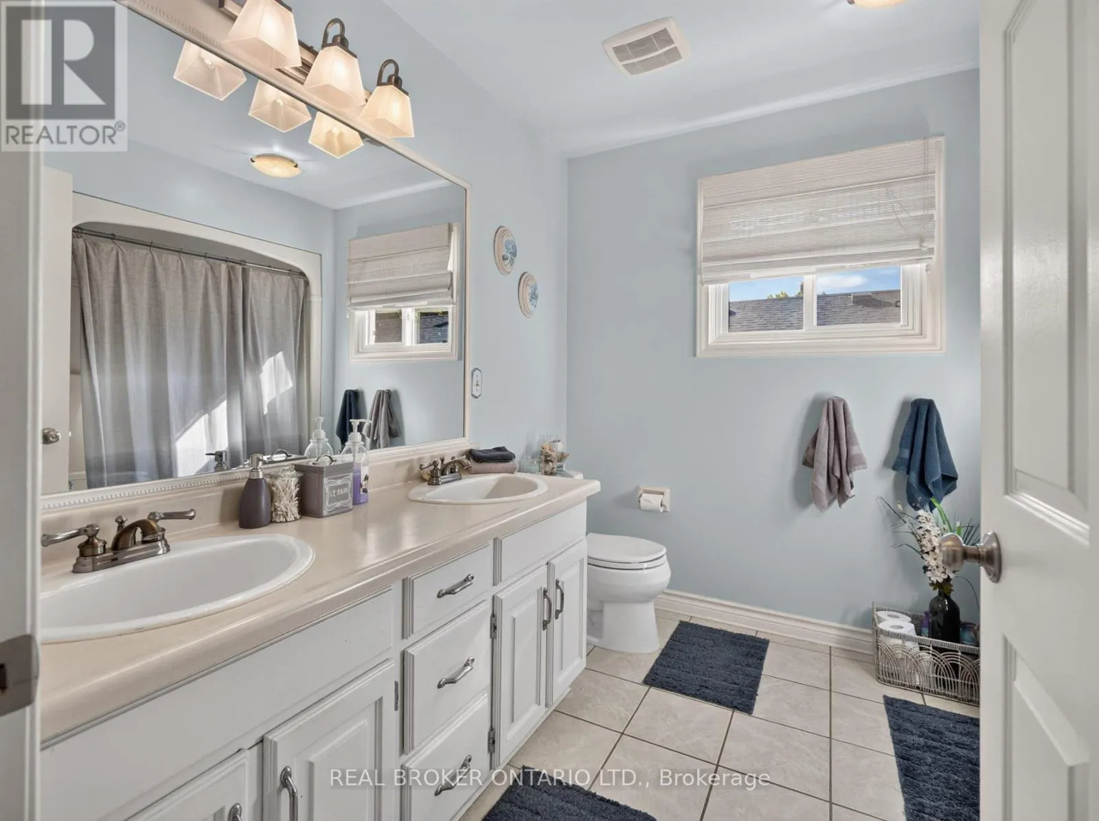 133 LEASIDE DRIVE