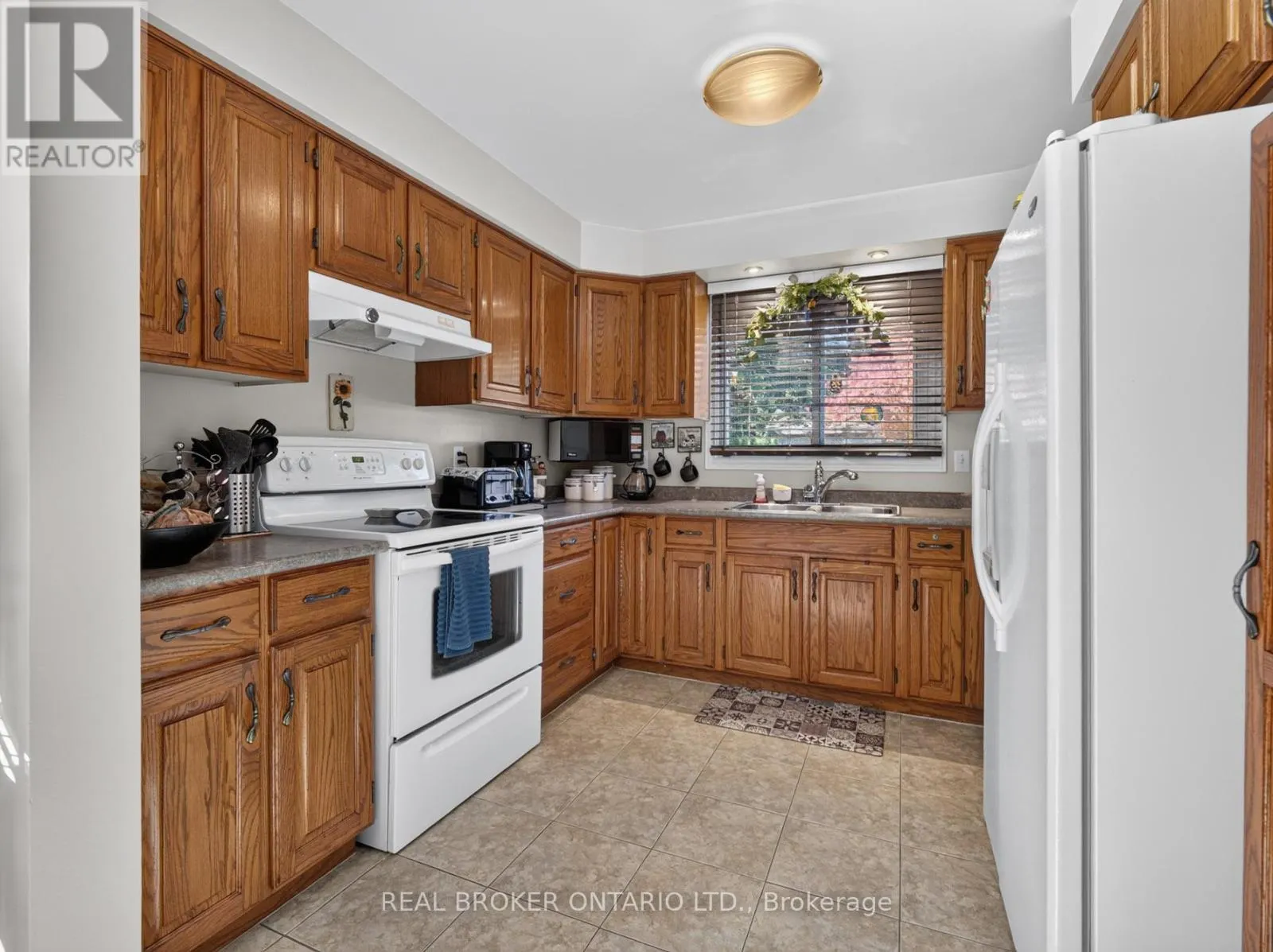 133 LEASIDE DRIVE