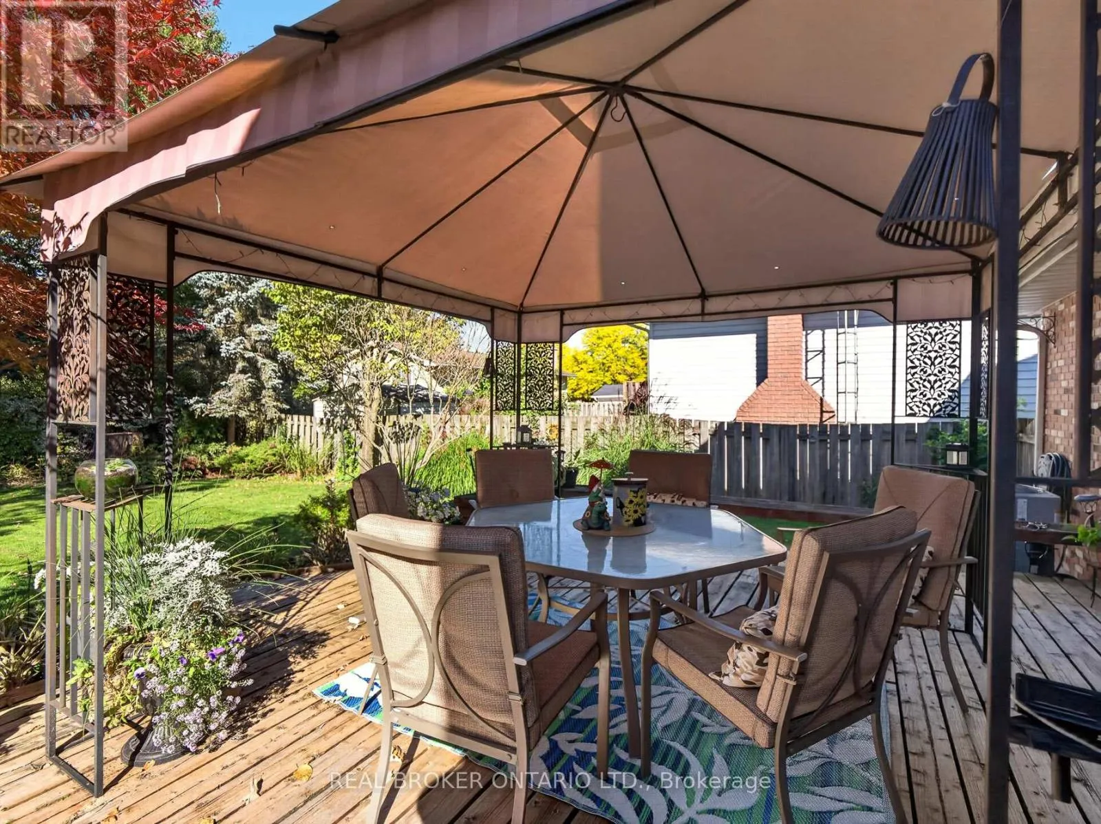 133 LEASIDE DRIVE