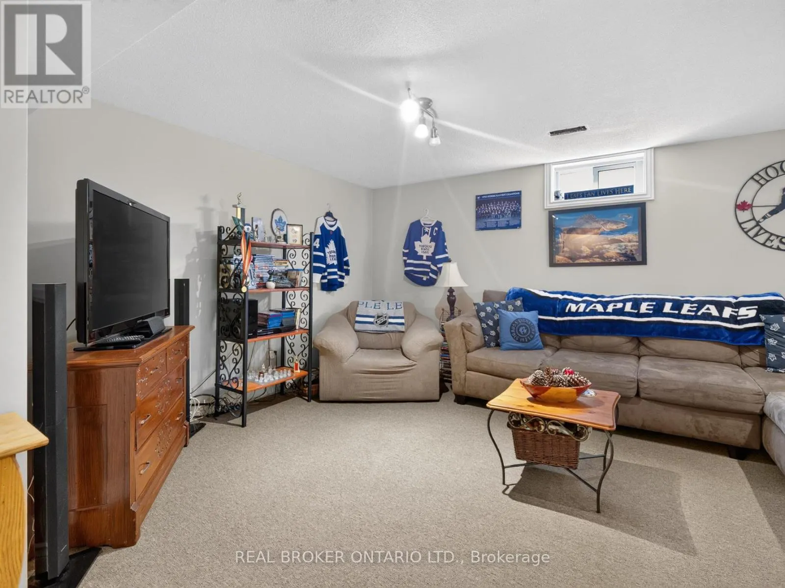 133 LEASIDE DRIVE