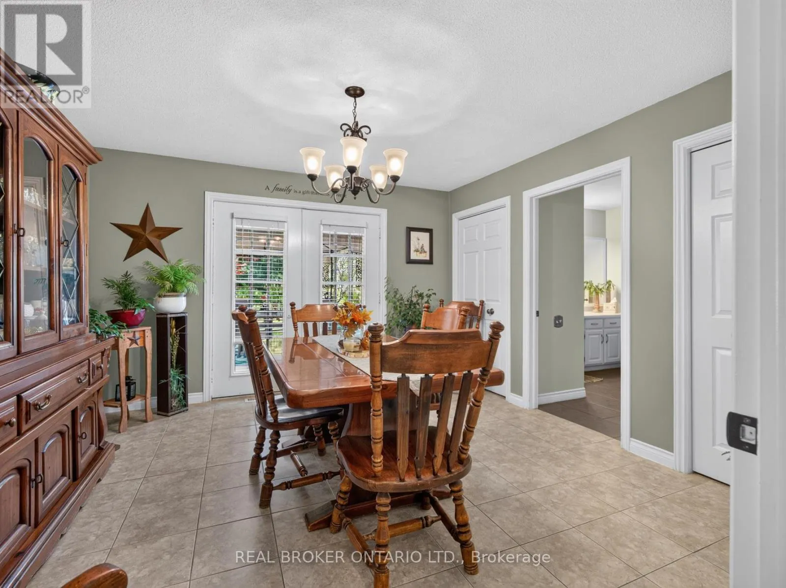 133 LEASIDE DRIVE