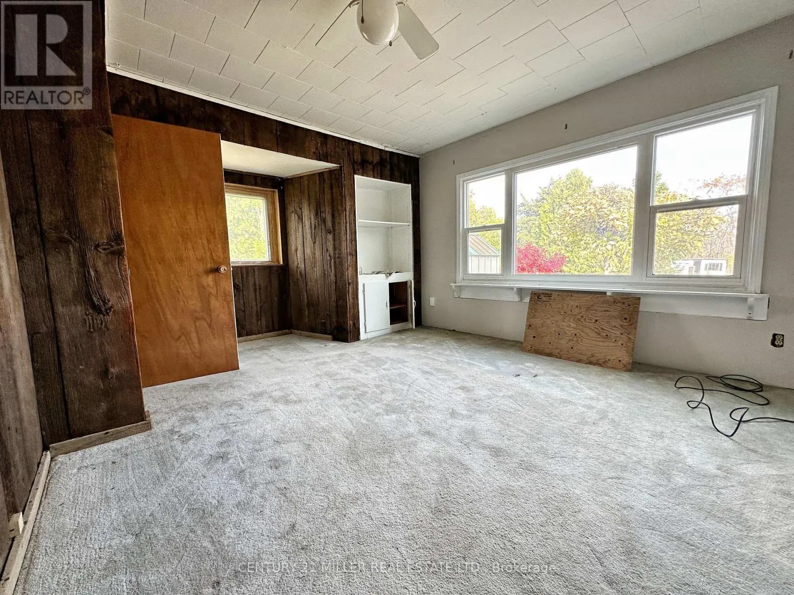 49 RIDGE ROAD E