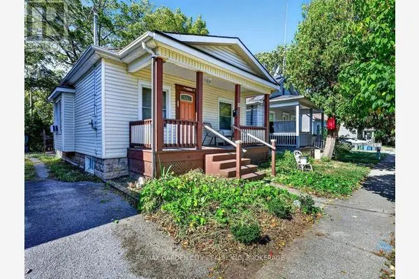 15 RODMAN STREET