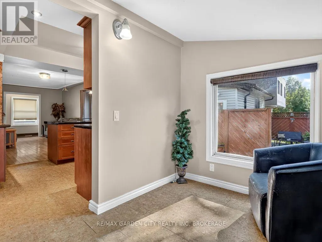 15 RODMAN STREET