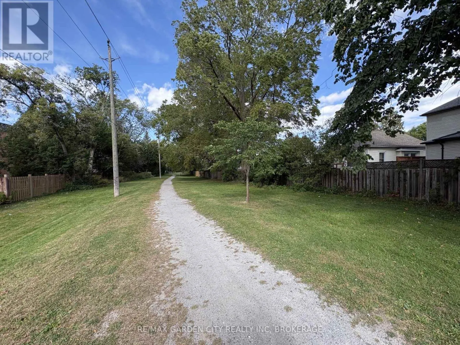15 RODMAN STREET
