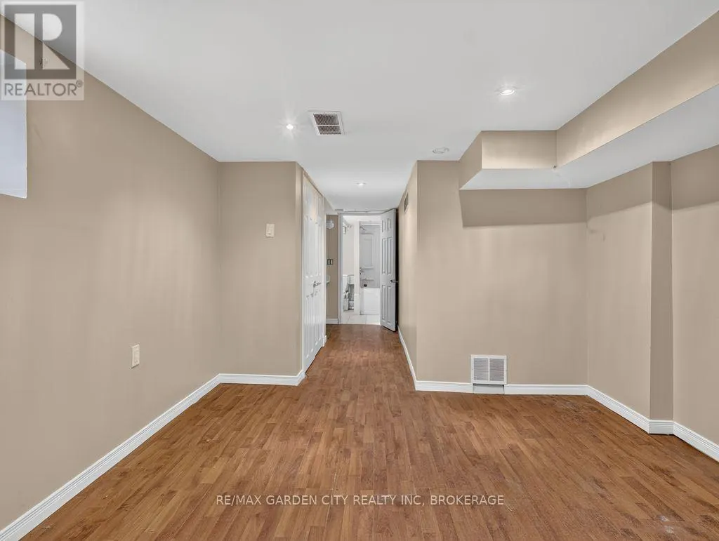 15 RODMAN STREET